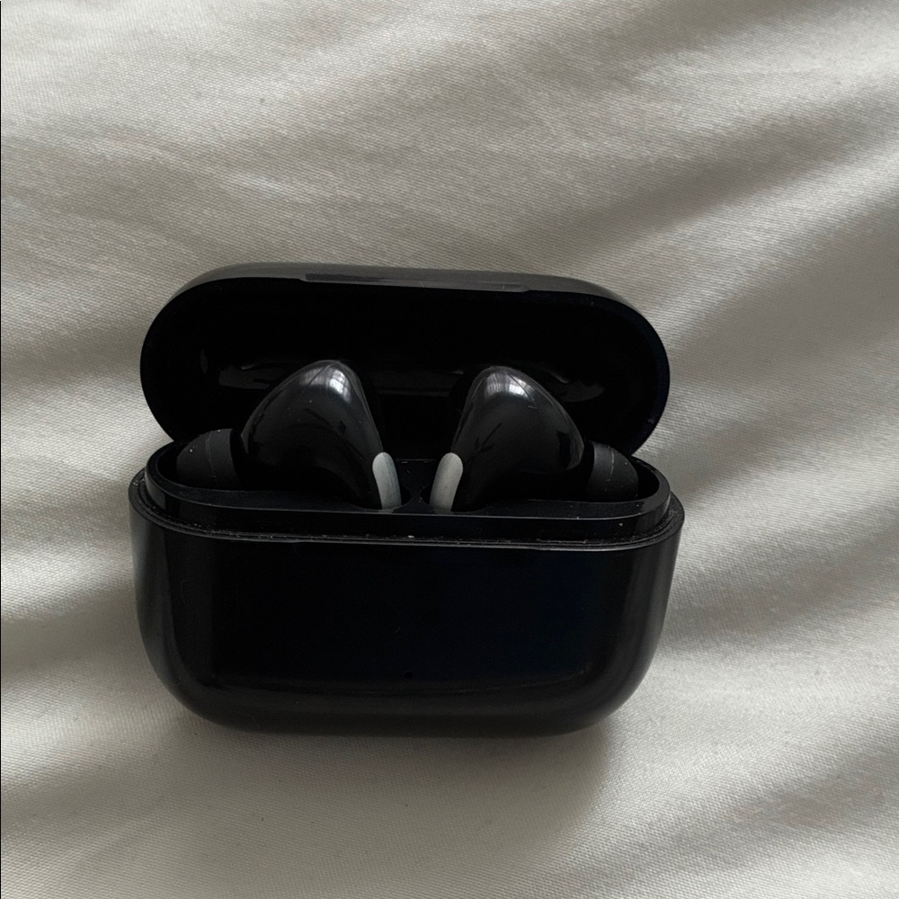 Wireless True Wireless Earbuds with Charging Case - Black